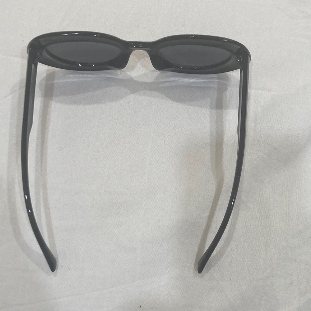 Women’s Black Oversized Oval Sunglasses - Picture 10 of 16